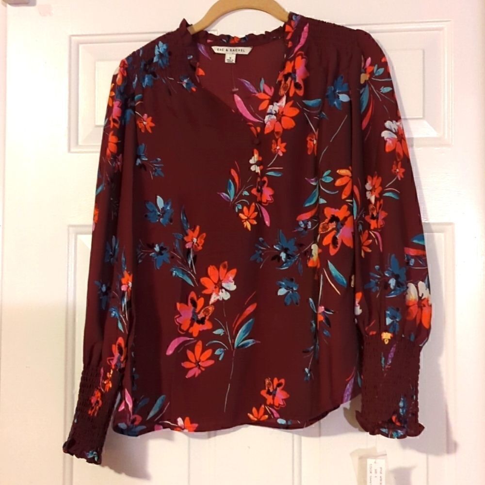NWT Zac & Rachel Floral V Neck Blouse Top Small